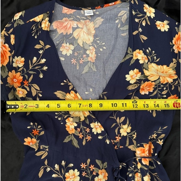 Old navy.‎ Mini wrap dress. Navy/floral. Size: Small - Picture 7 of 8